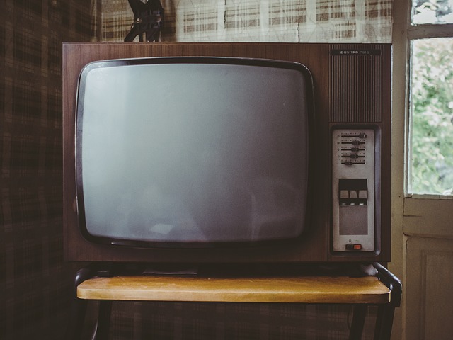 starý televizor